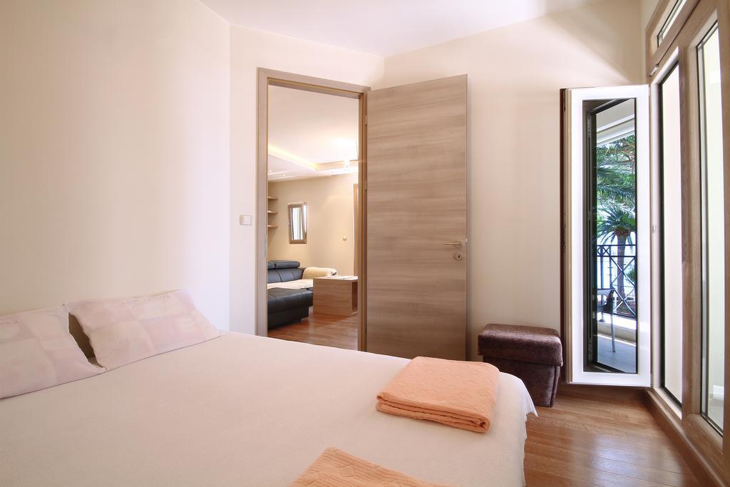 Apartments Dangubic Petrovac Екстер'єр фото