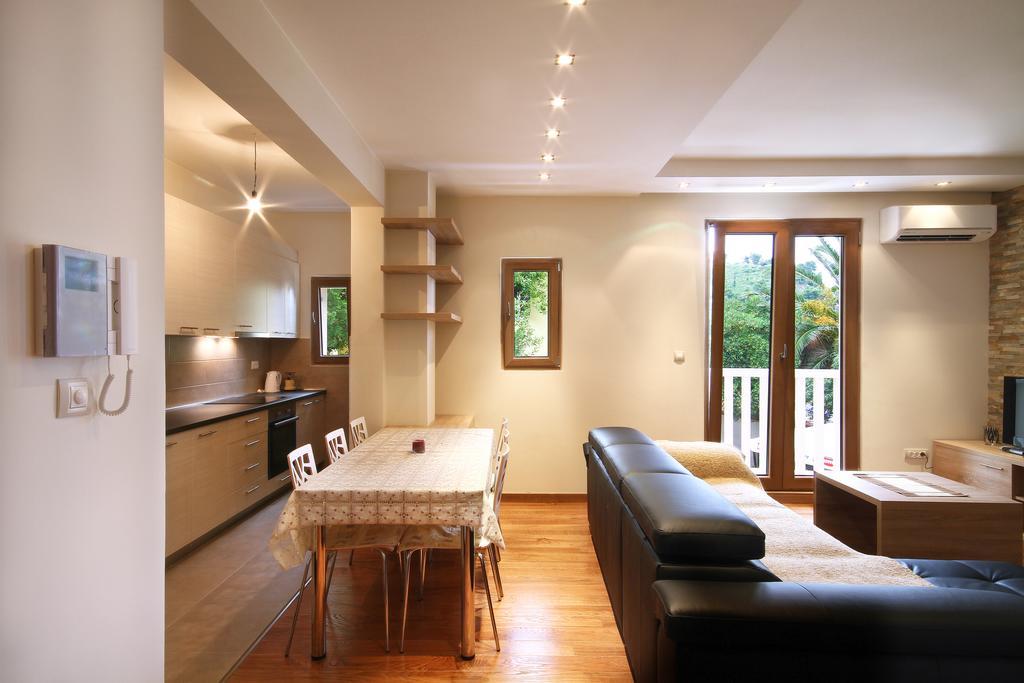 Apartments Dangubic Petrovac Екстер'єр фото